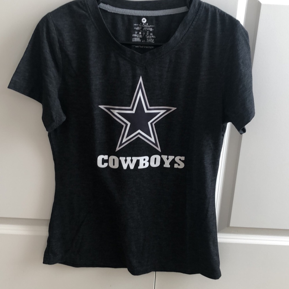 *2* Dallas Cowboy Vnecks